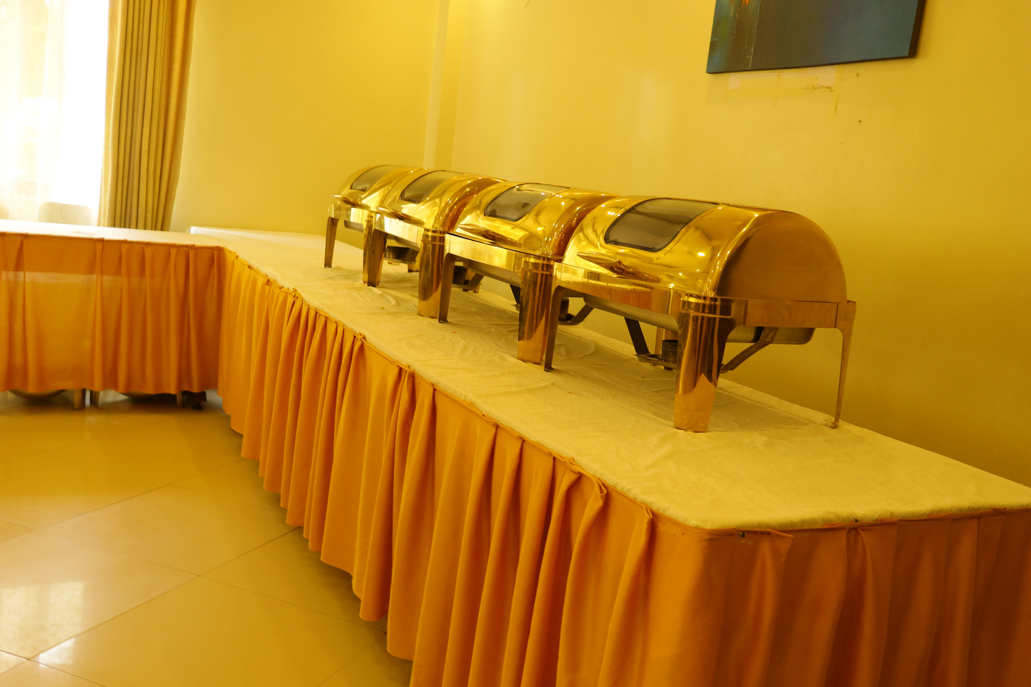 Famous Gates Hotel — Litein interior